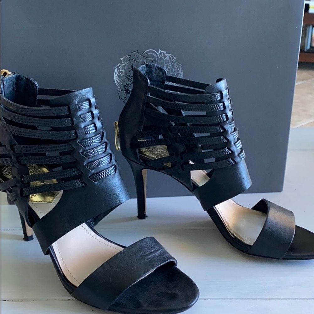Vince Camuto VC-Nuziro Heels